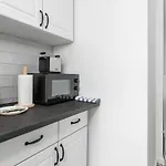 Apartment Pod Herkulesami By Renters Poznan