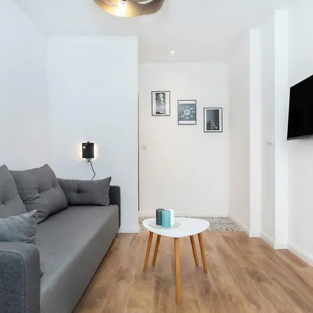 Pod Herkulesami By Renters Apartament