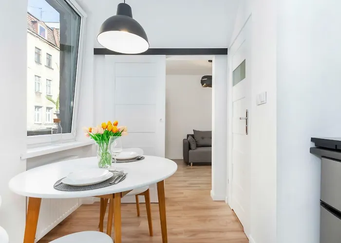 Pod Herkulesami By Renters דירה פוזנן